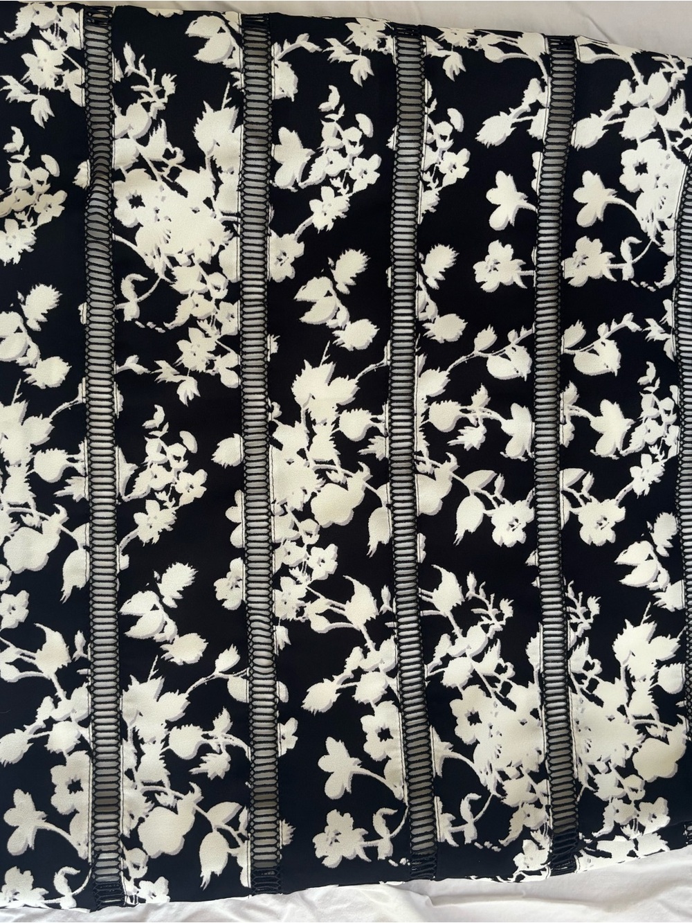 White House Black Market Black and White Floral Lattice Pencil Skirt